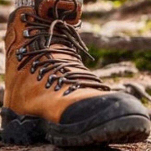 HIKING BOOT BONANZA🏔️🥾🚶‍♀️🚶🏽‍➡️🚶🏿🚶‍♂️🚶🏻‍♀️‍➡️🚶🏼‍♀️ - Picture 4 of 5
